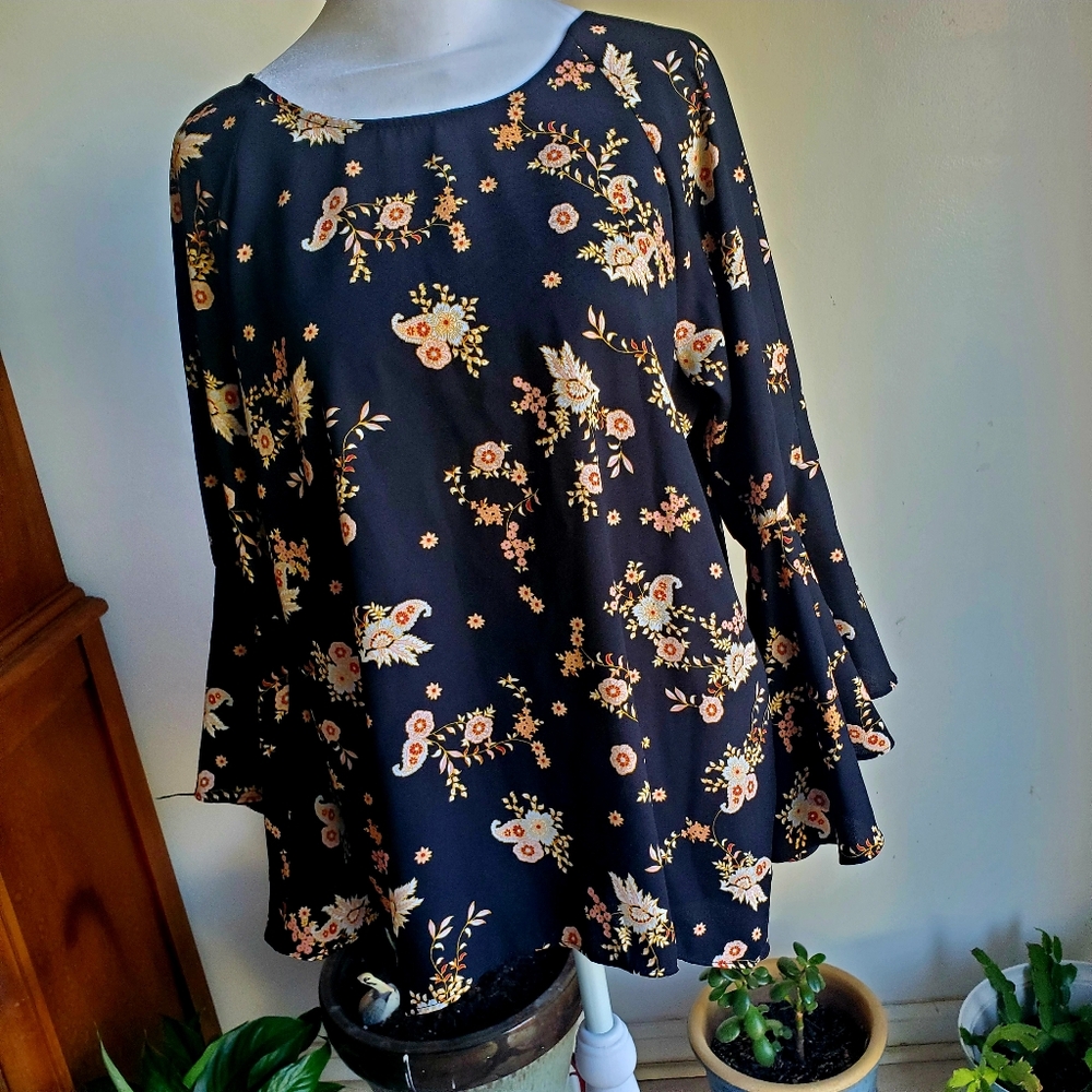 LC Lauren Conrad  women's tops  3/4 sleeve sz M.